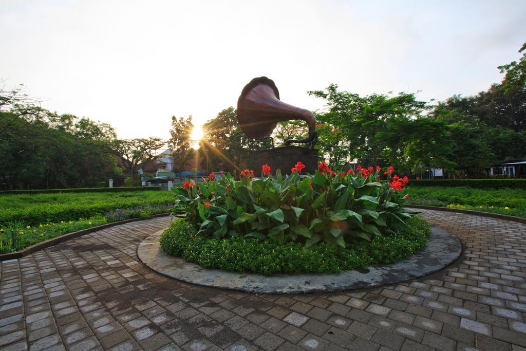 The Shalimar Boutique Hotel Malang Exteriör bild